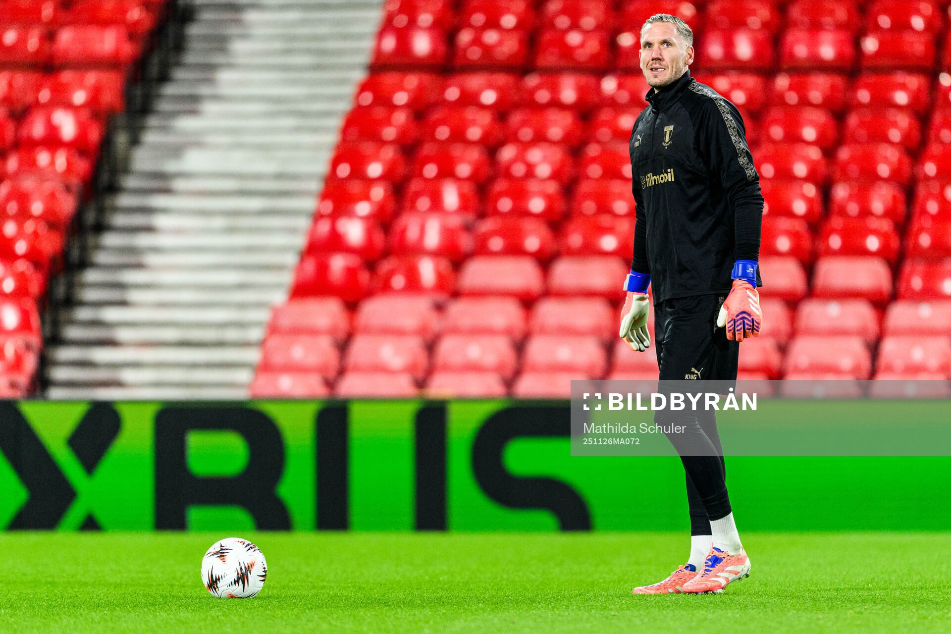 Goalkeeper Robin Olsen