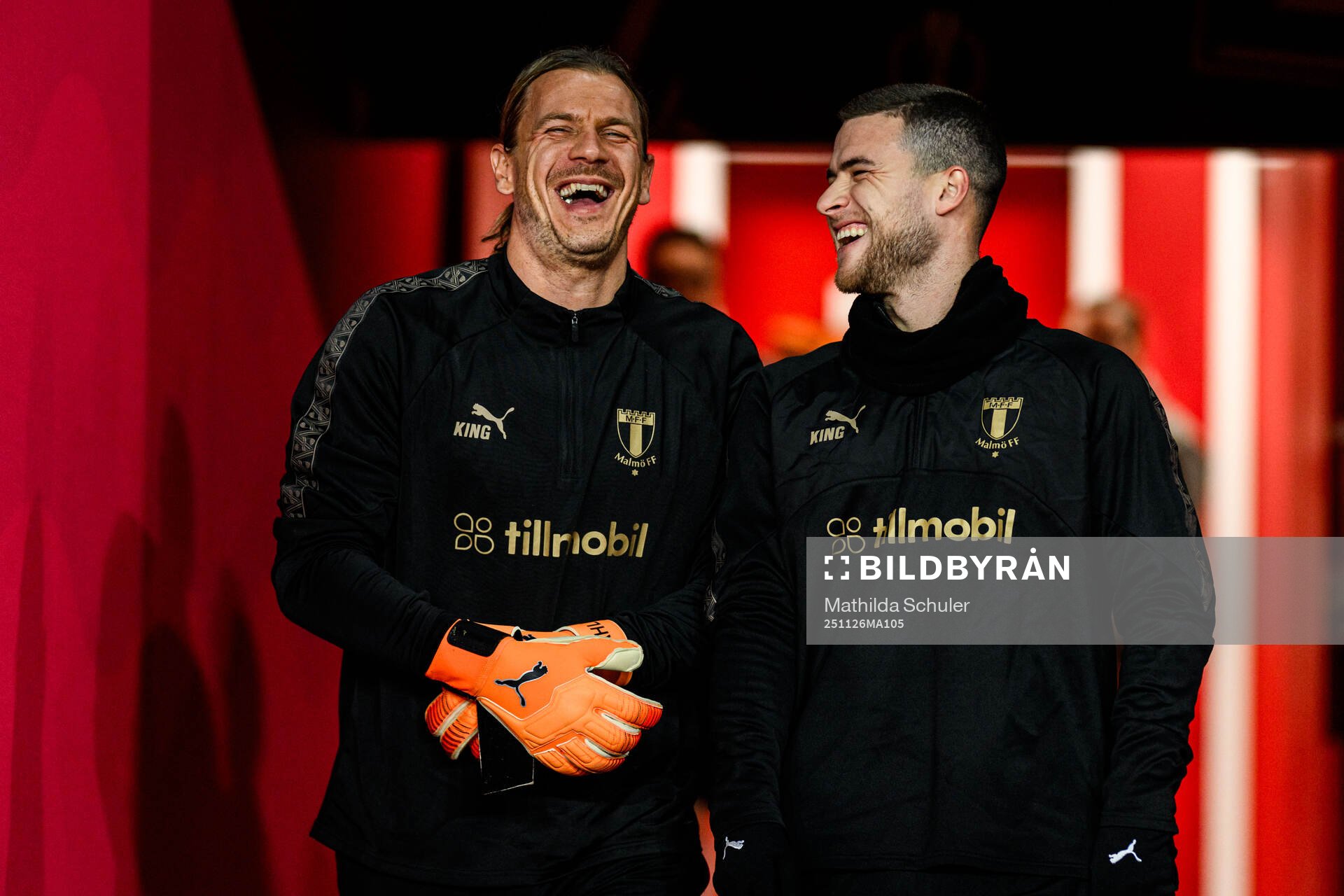 Goalkeeper Johan Dahlin and Gabriel Busanello