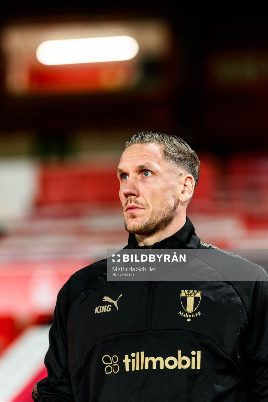 Goalkeeper Robin Olsen