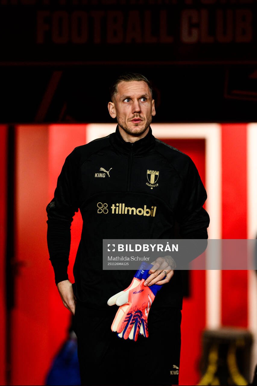 Goalkeeper Robin Olsen