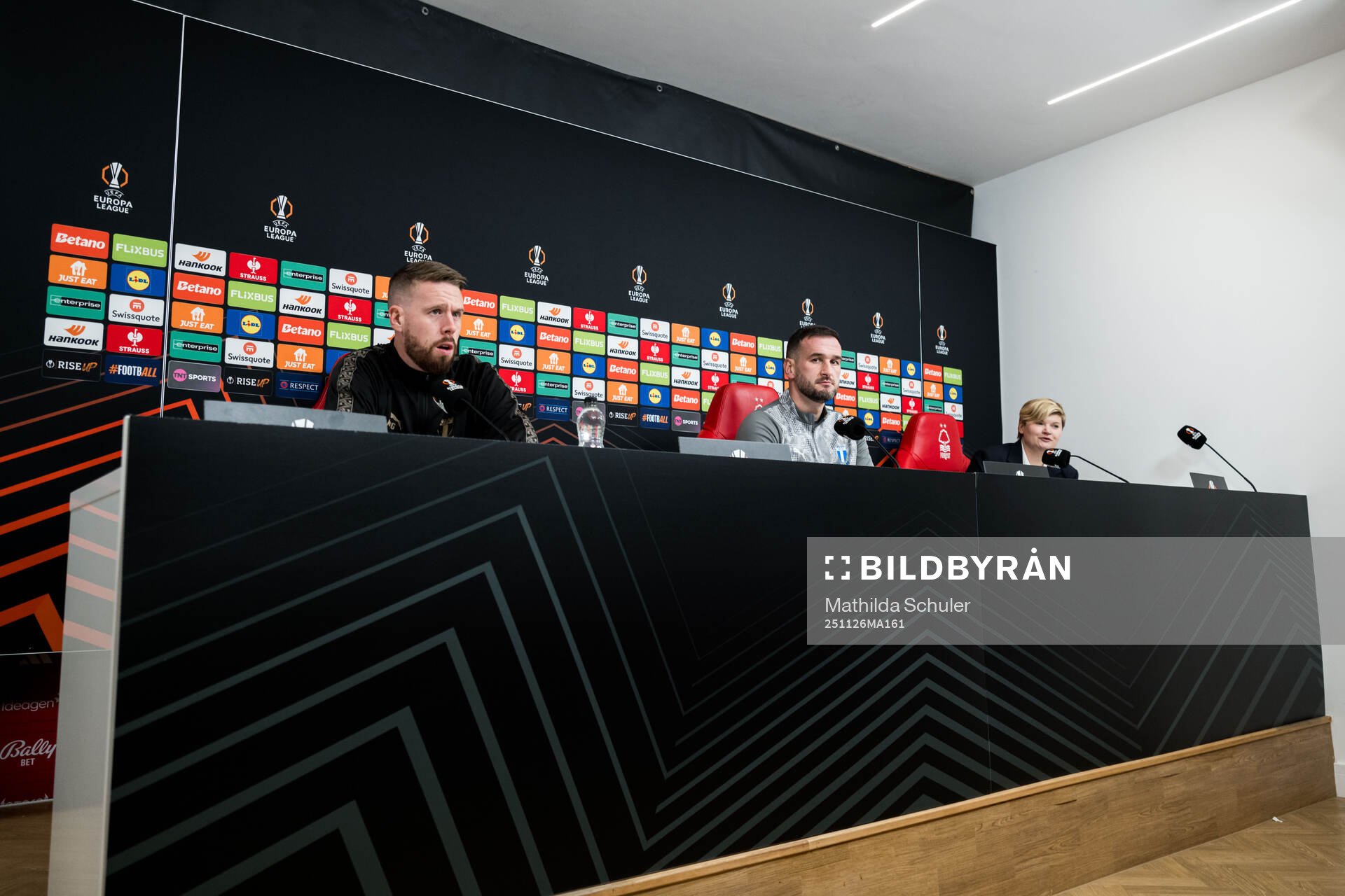 Pontus Jansson, Head coach Anes Mravac and Press officer