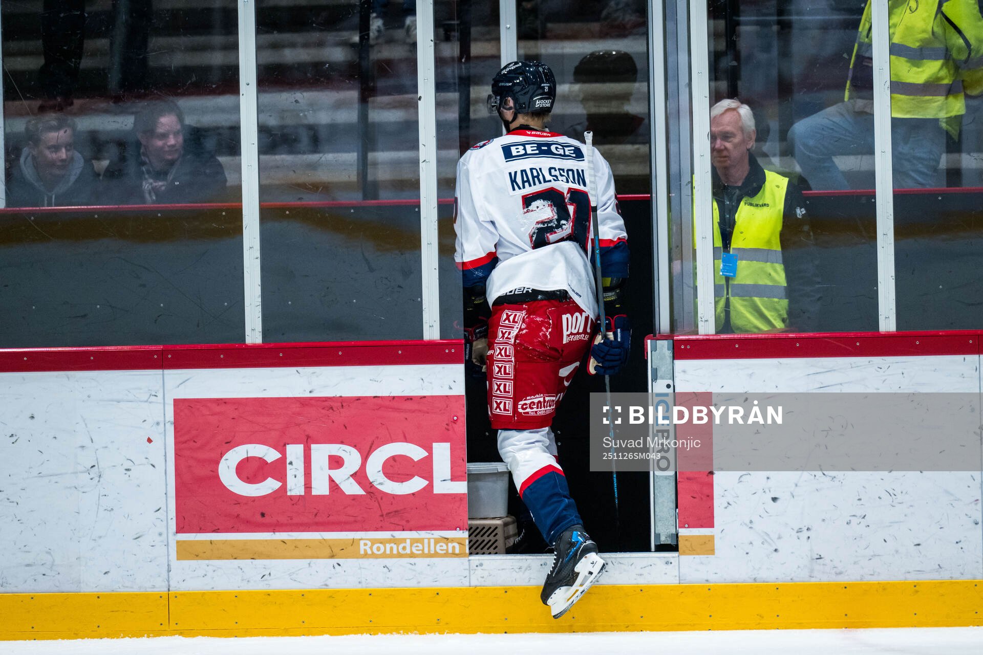 Oskarshamns Hampus Karlsson blir utvisadunder