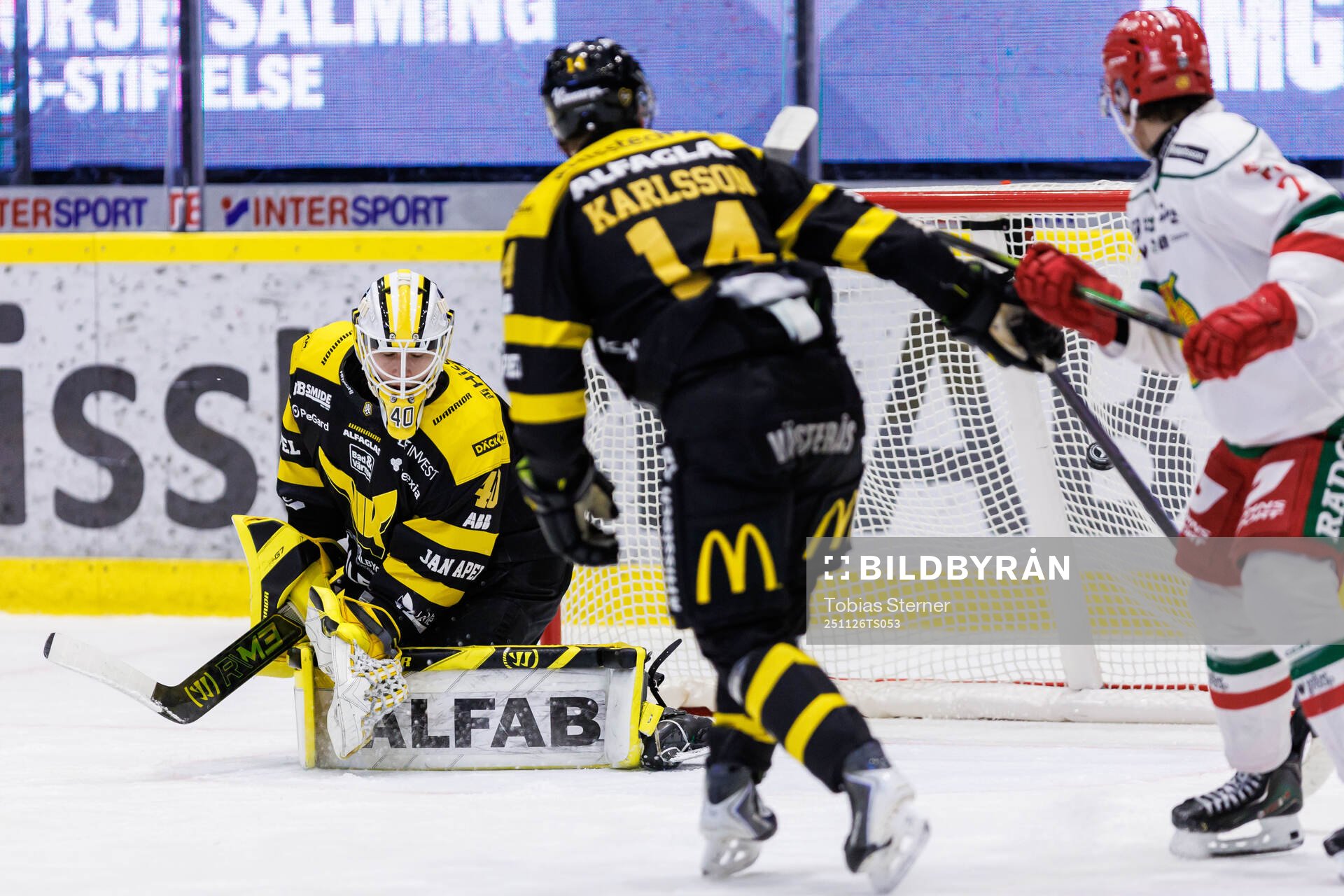 Västerås målvakt Rasmus Korhonen släpper in 3-4
