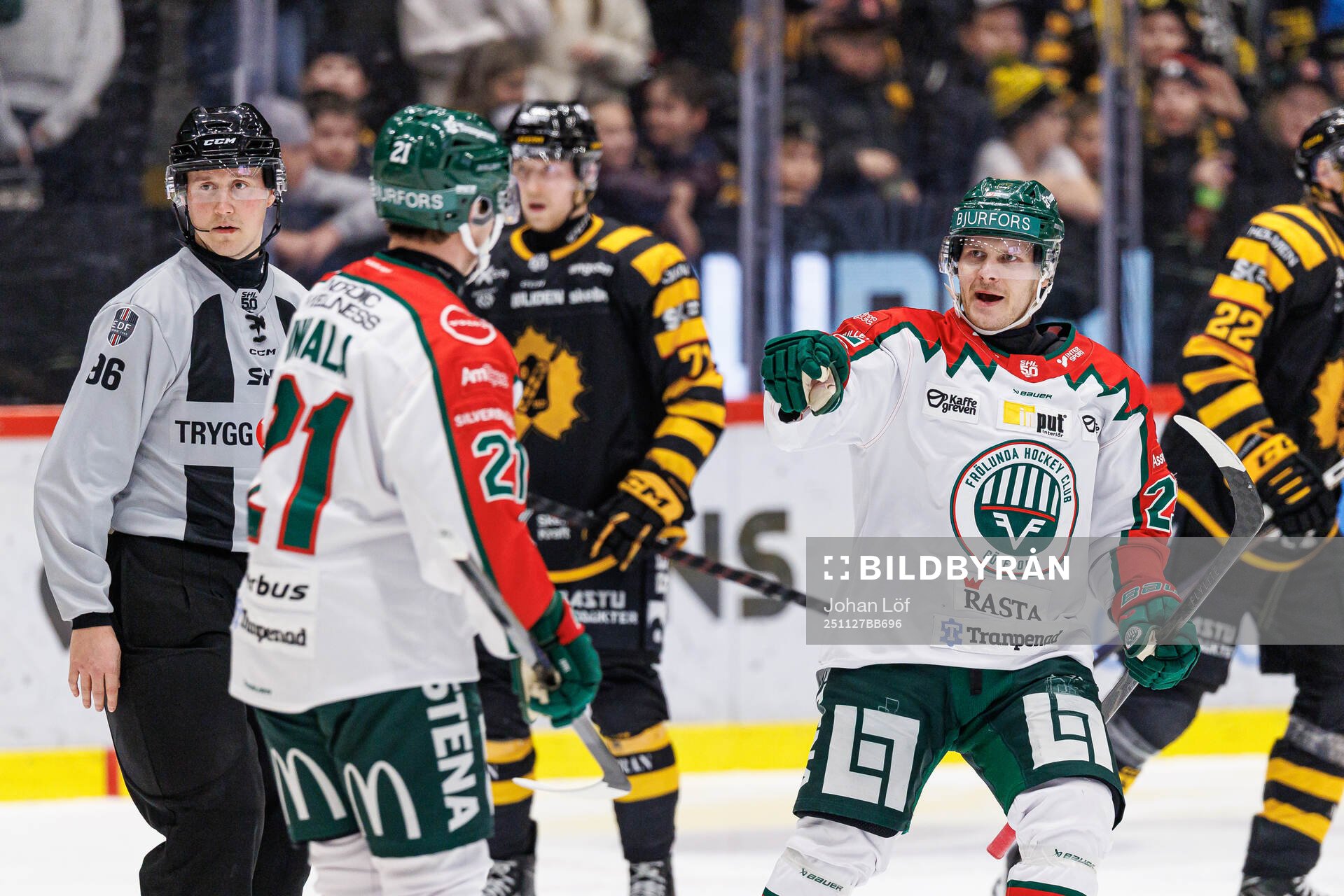 Frölundas Arttu Ruotsalainen jublar