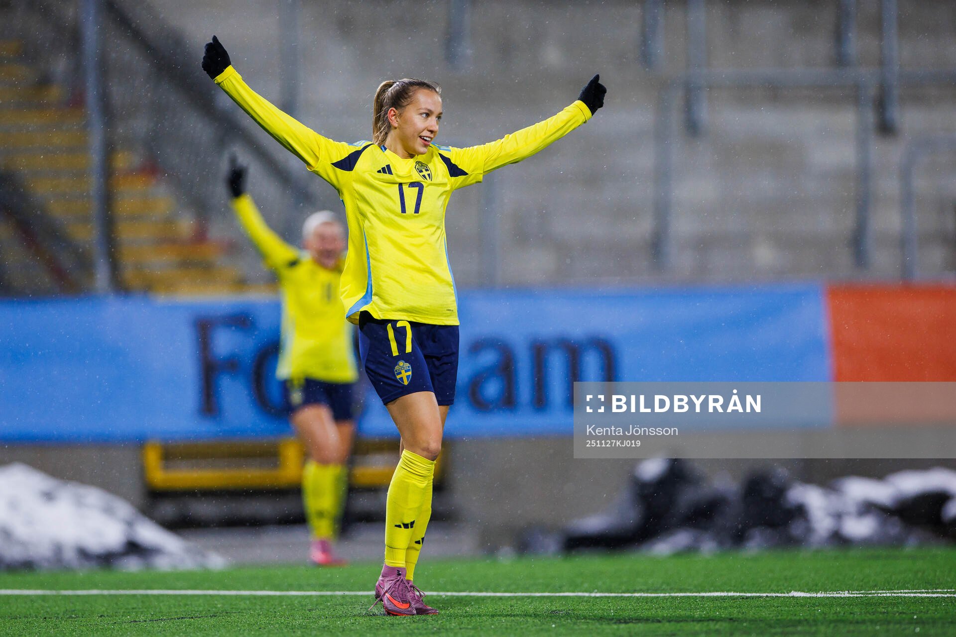 Sara Eriksson of Sweden celebrates