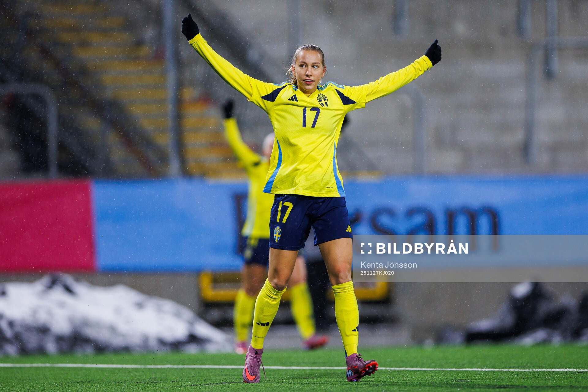 Sara Eriksson of Sweden celebrates