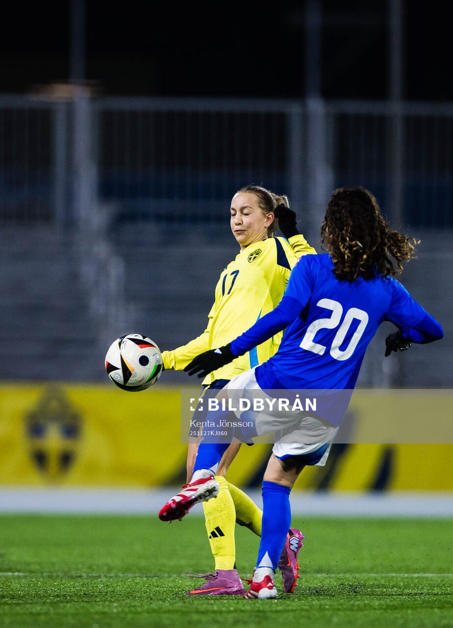 Sara Eriksson of Sweden and Azzurra Gallo of Italy