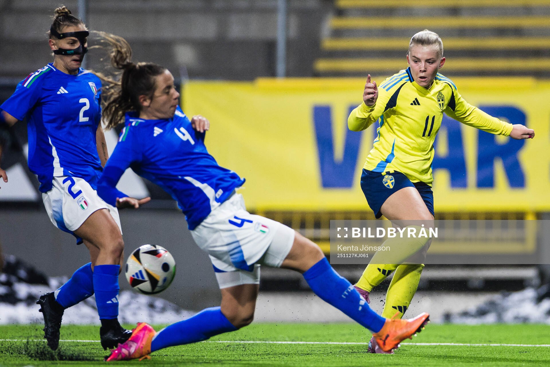 Matilda Nildén of Sweden against Michela Giordano and