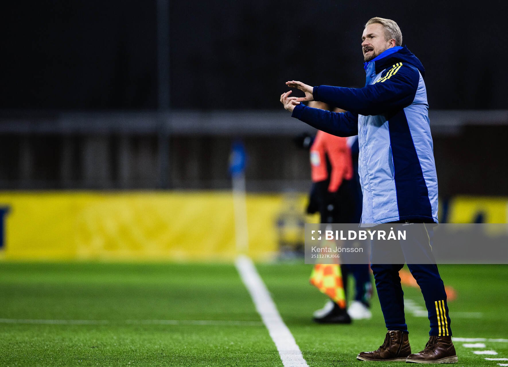 Head coach Pierre Fondin of Sweden