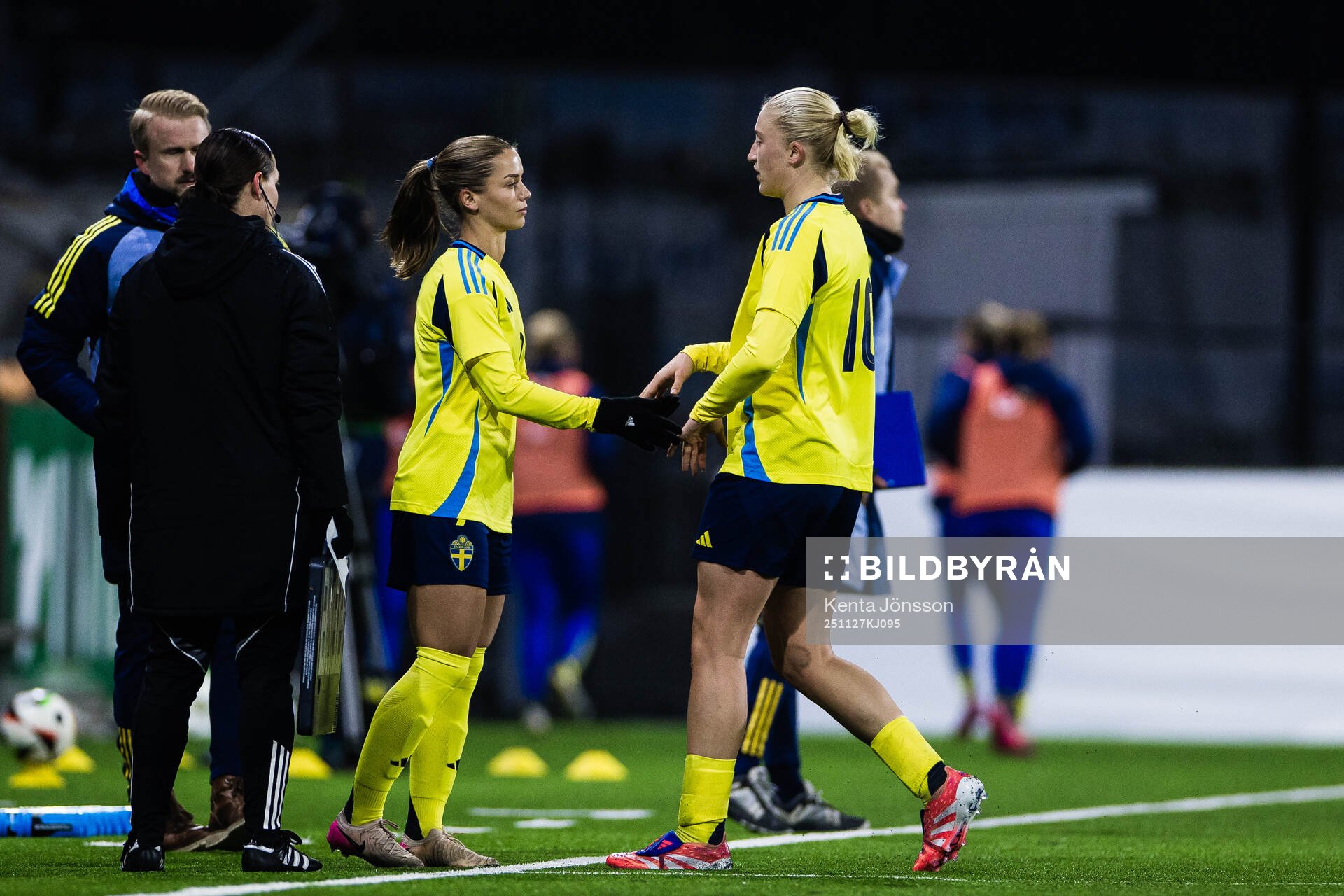 Johanna Renmark and Wilma Leidhammar of Sweden