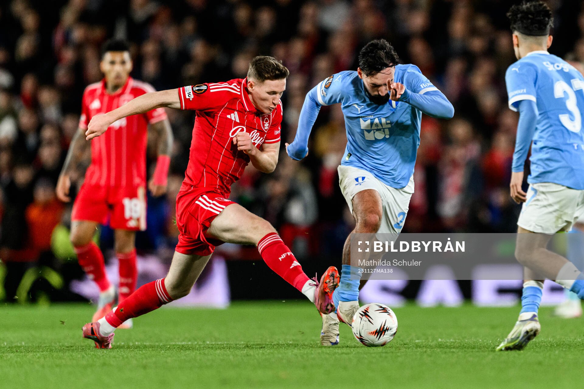 Elliot Anderson of Nottingham Forest and Sead Haksabanovic