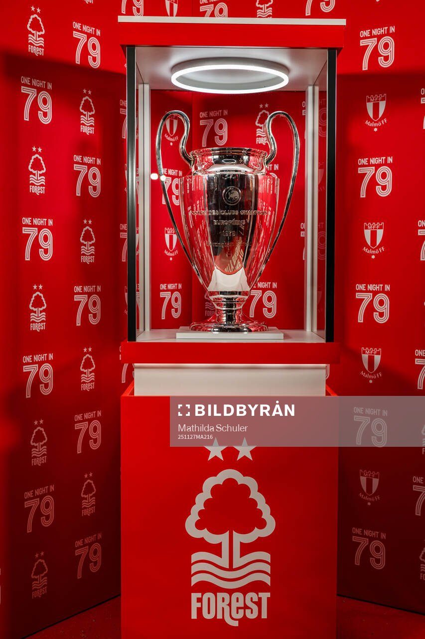 The trophy of the 1979 European Cup final