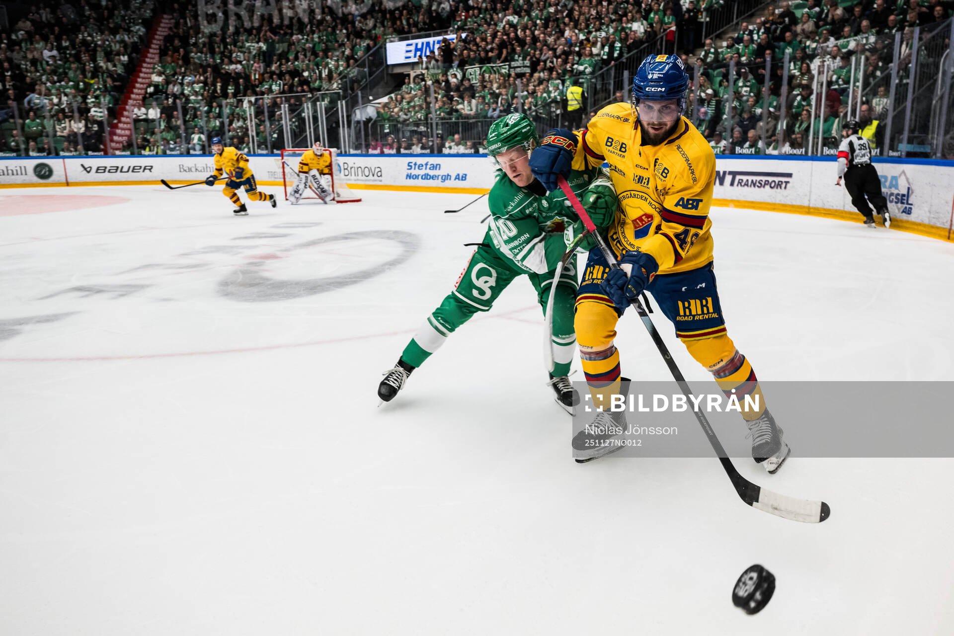 Rögles Marwin Jarbsjö och Djurgårdens Albin Grewe