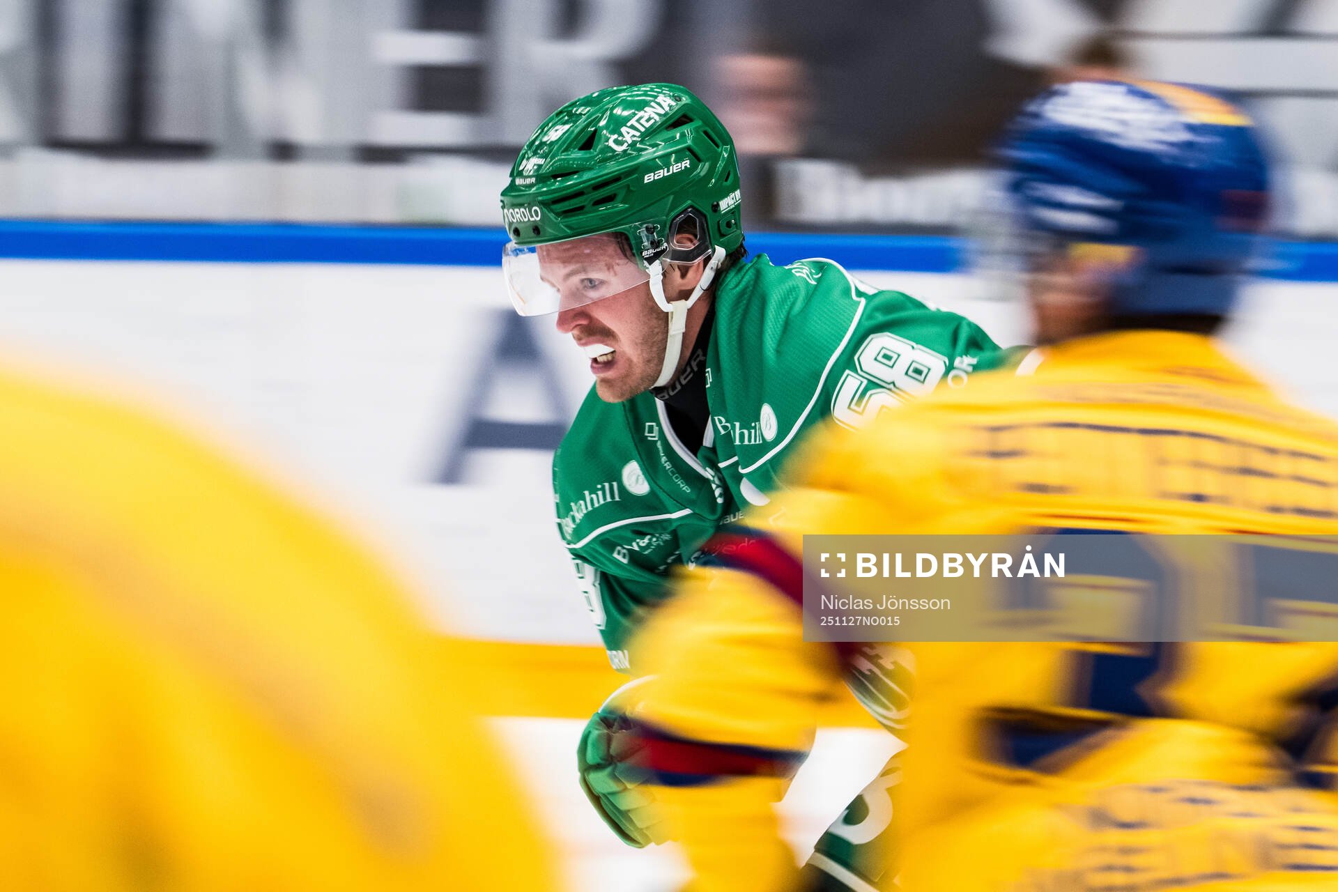 Rögles Filip Johansson har ont