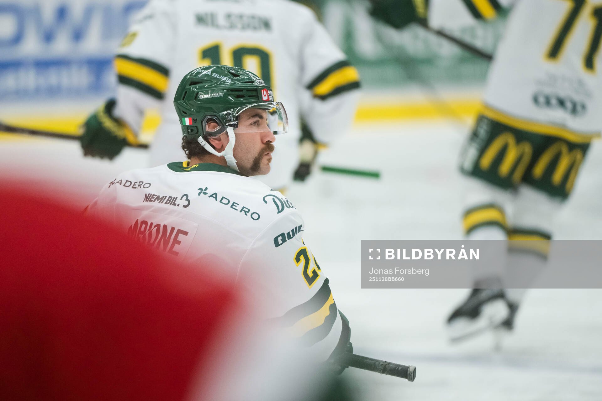 Björklövens Mathew Maione innan ishockeymatchen i