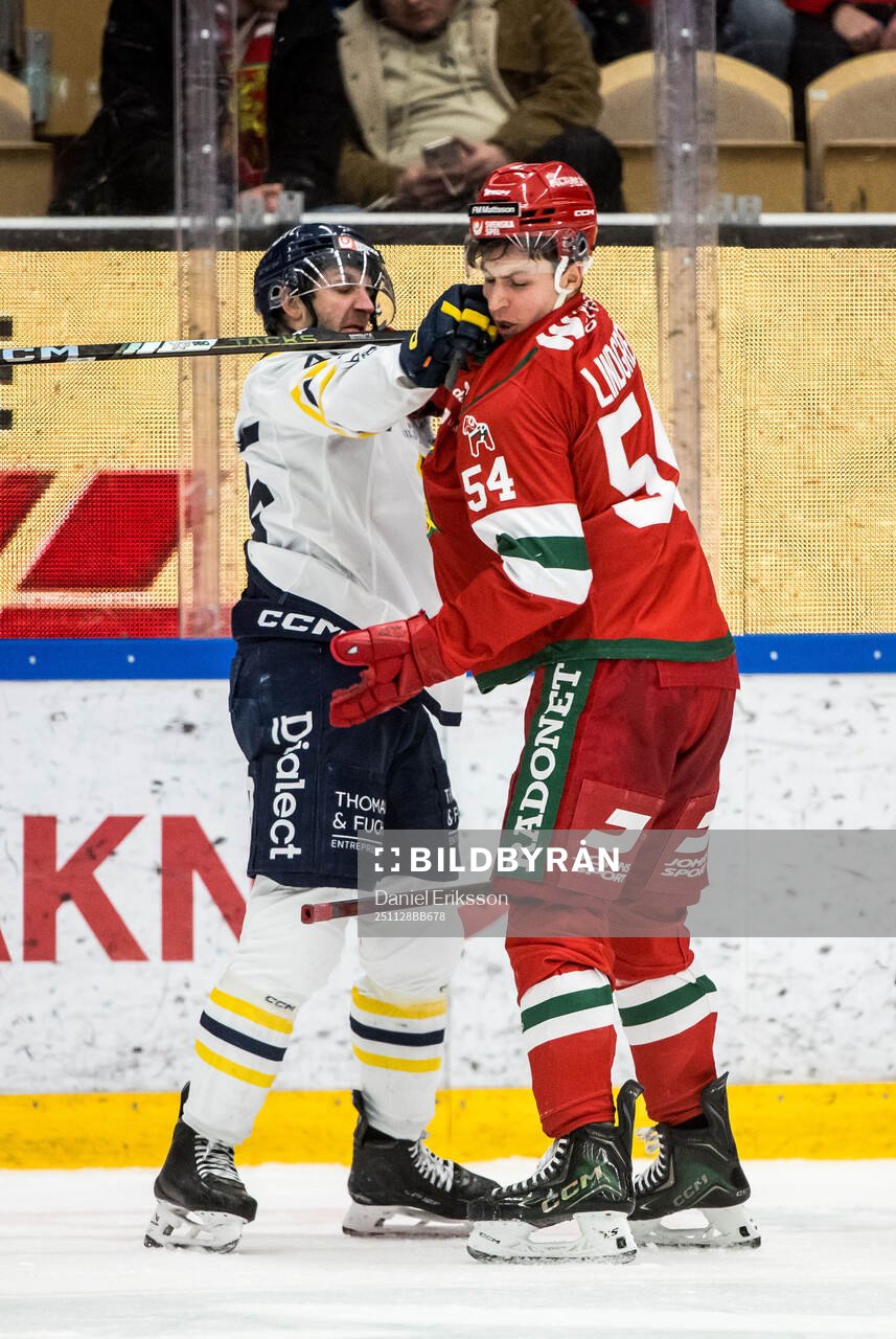 Södertäljes Sebastian Dyk och Moras Oskar Lindgren