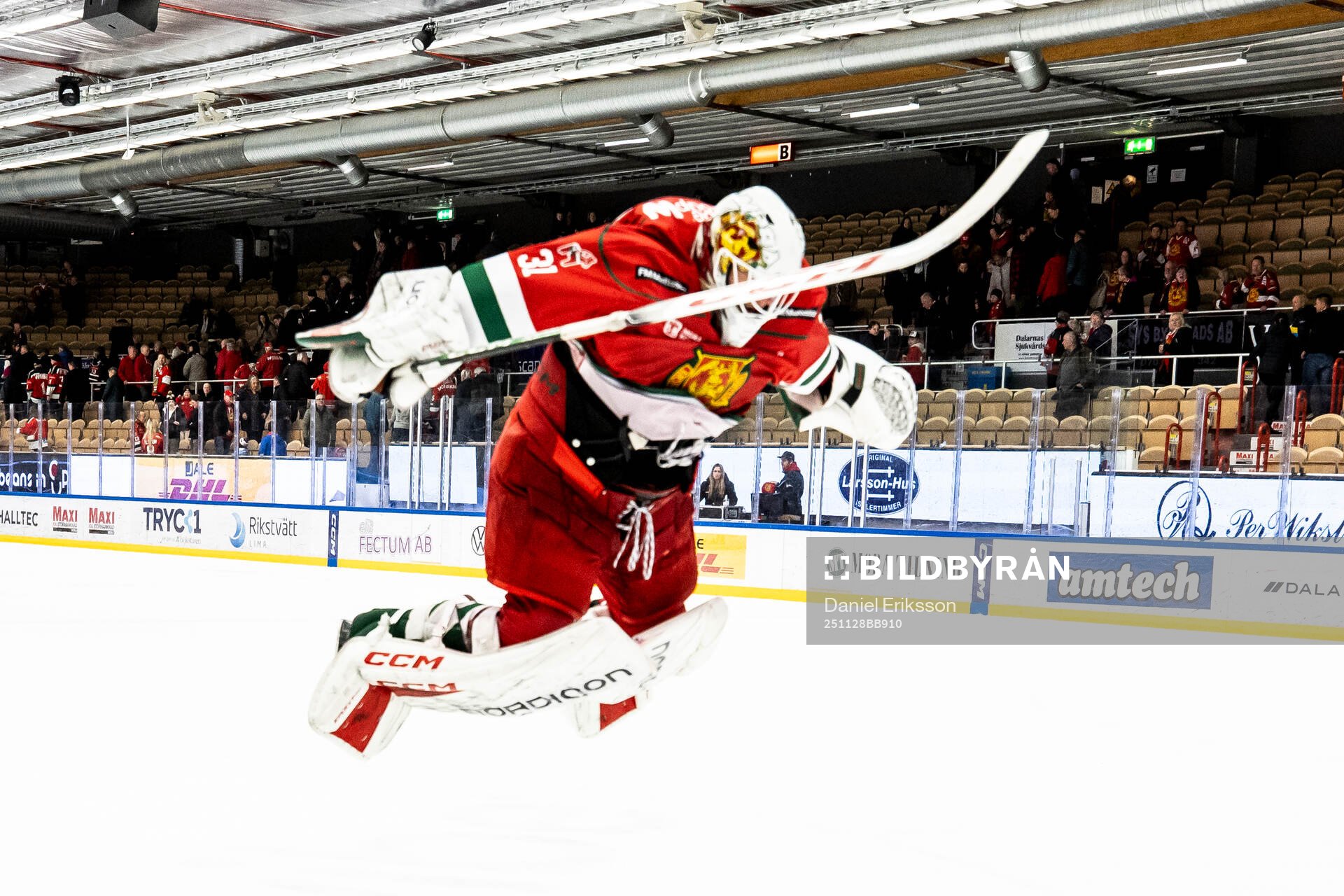 Moras målvakt Marcus Hellgren Smed jublar