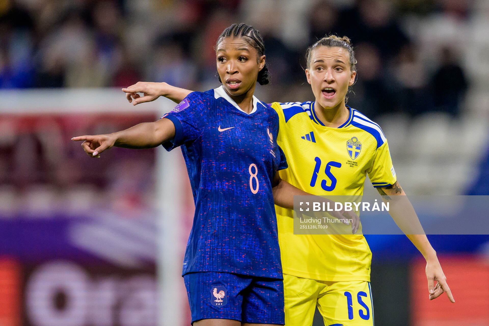 Onema Grace Geyoro of France and Julia Zigiotti Olme of