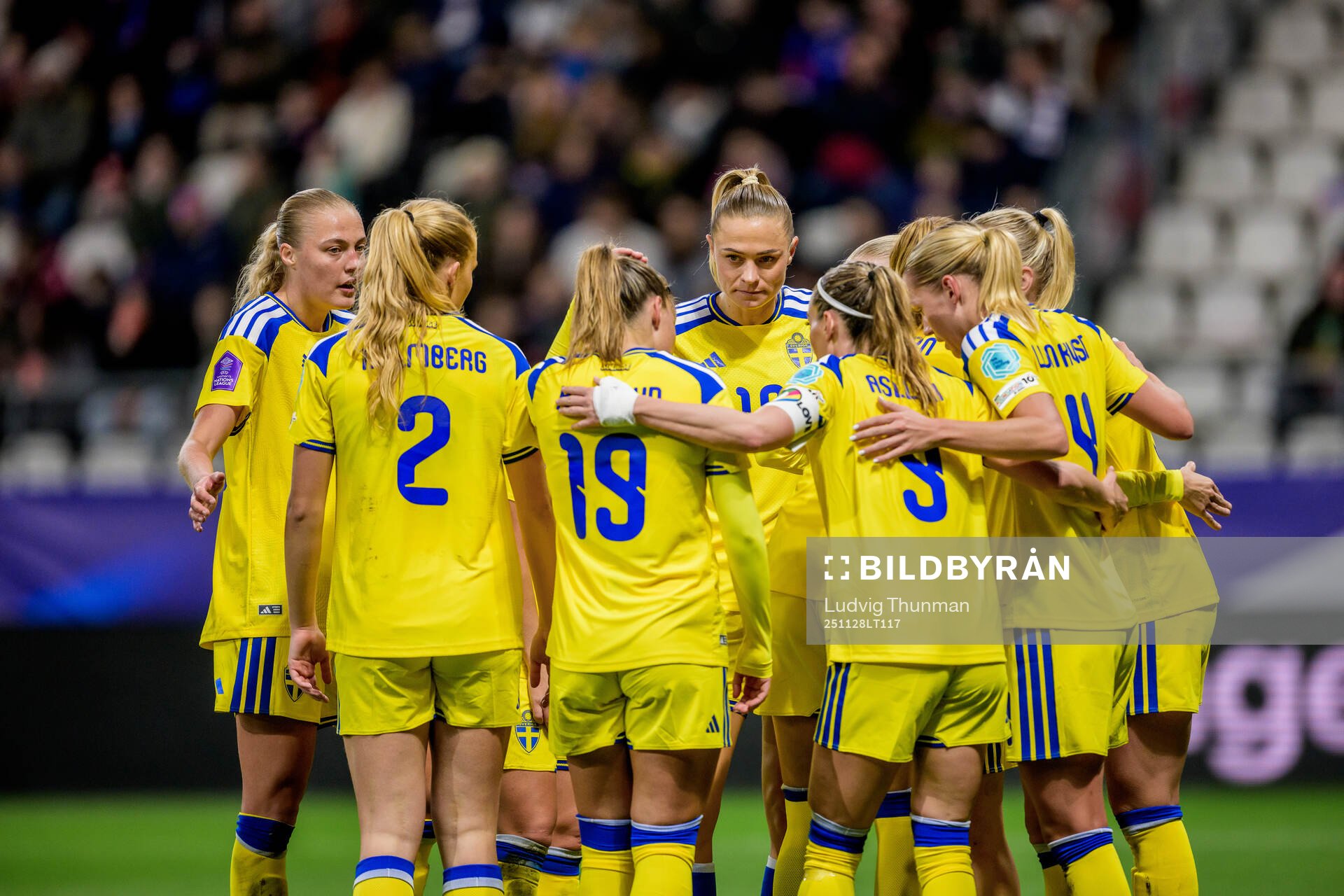 Stina Blackstenius of Sweden celebrate with teammates