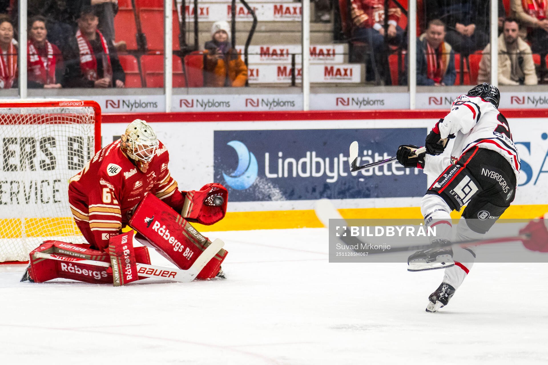 Kalmars målvakt Jacob Crespin och Nybros Juho Liuksiala