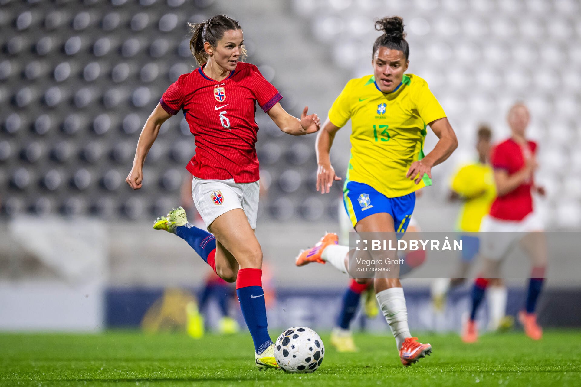 Tuva Hansen of Norway and Isabela Chagas of Brazil