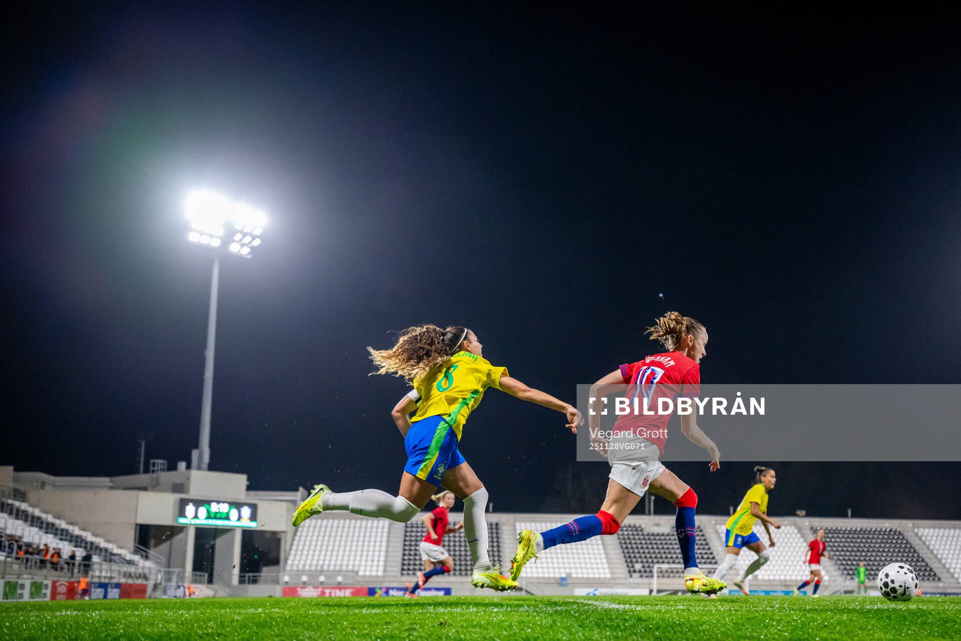 Angelina Alonso Costantino of Brazil and Caroline Graham