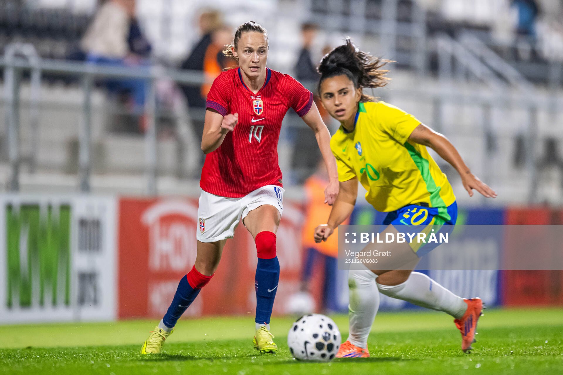Caroline Graham Hansen of Norway and Mariza Nascimento