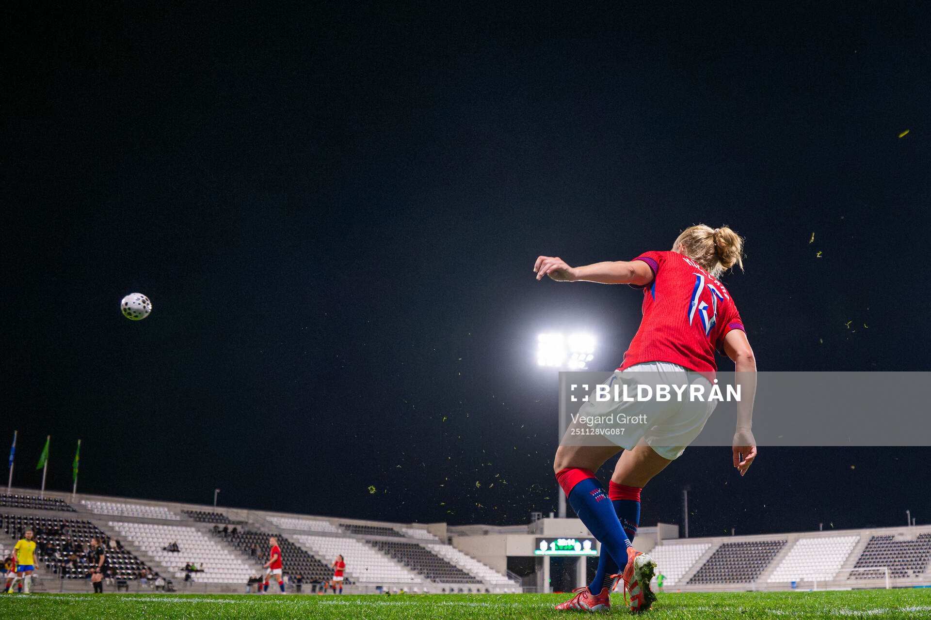 Justine Kielland of Norway takes a corner kick