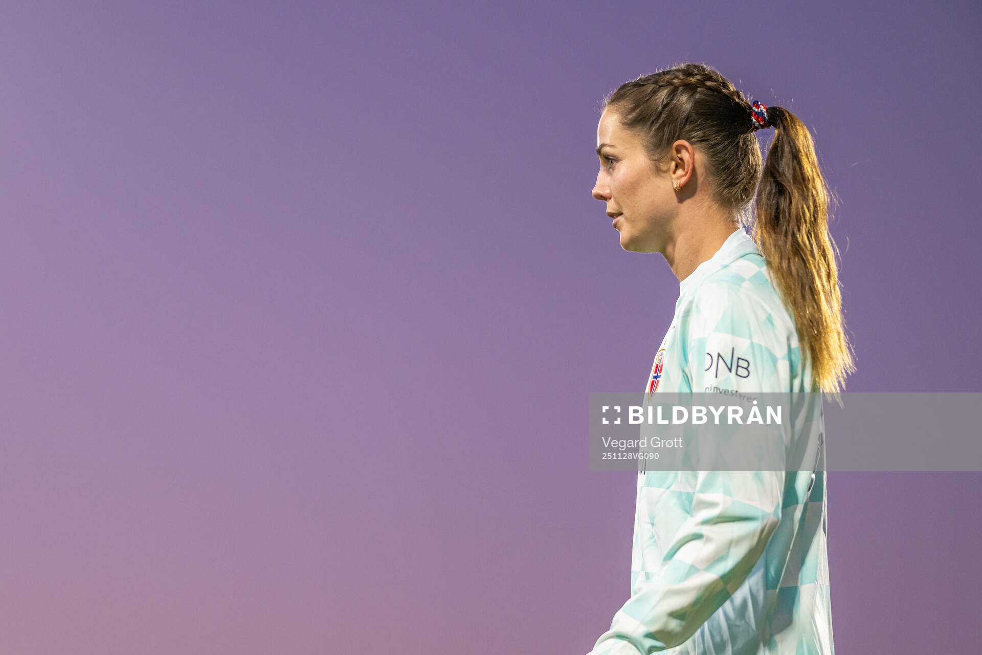 Tuva Hansen of Norway warms up