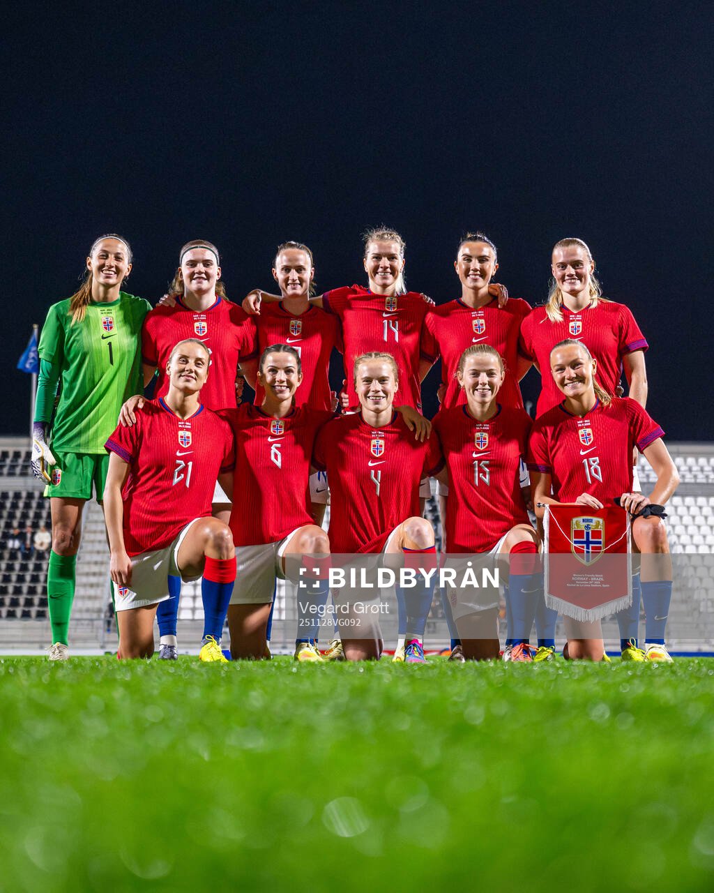 The starting eleven of Norway pose for a team photo