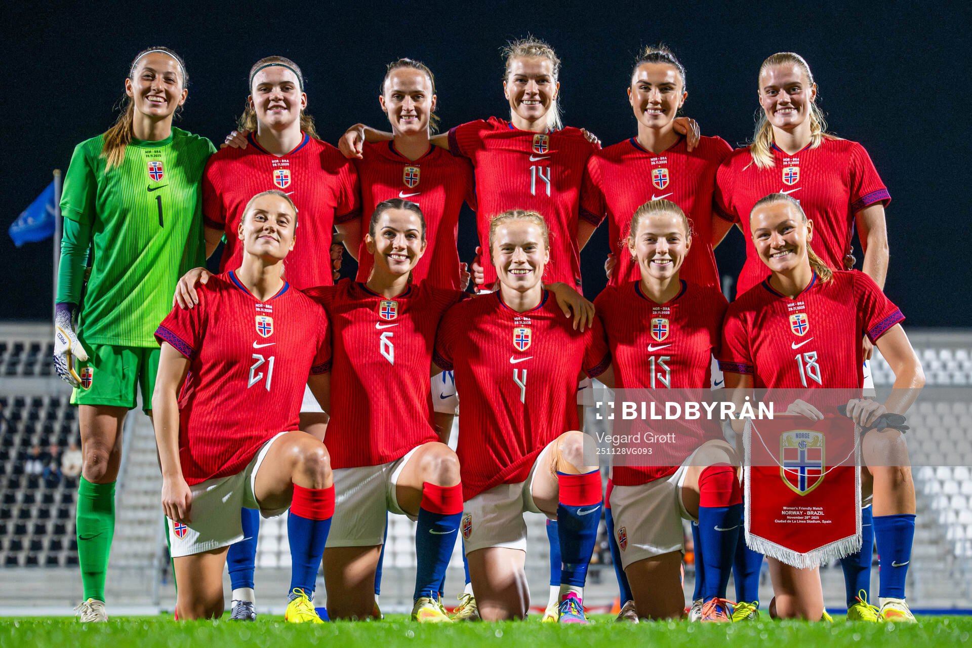 The starting eleven of Norway pose for a team photo