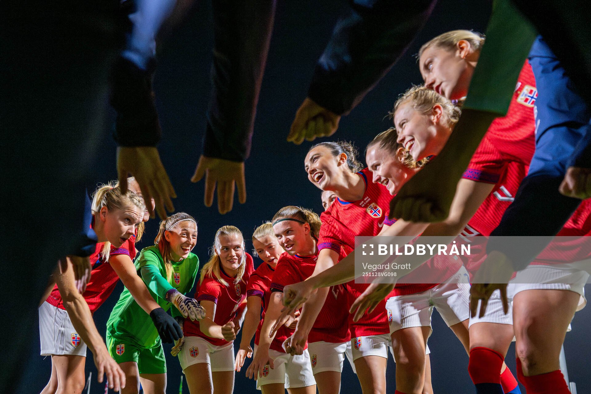 Goalkeeper Cecilie Fiskerstrand, Mathilde Harviken, Justine