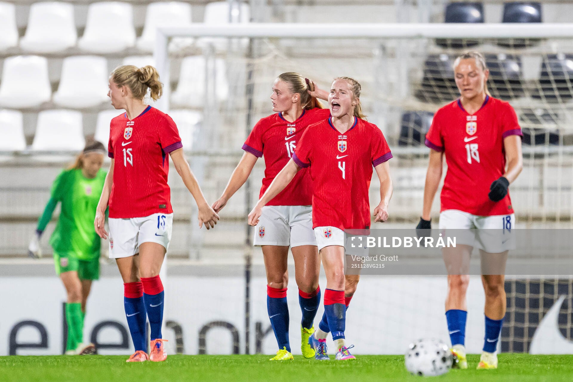 Julie Blakstad and players of Norway