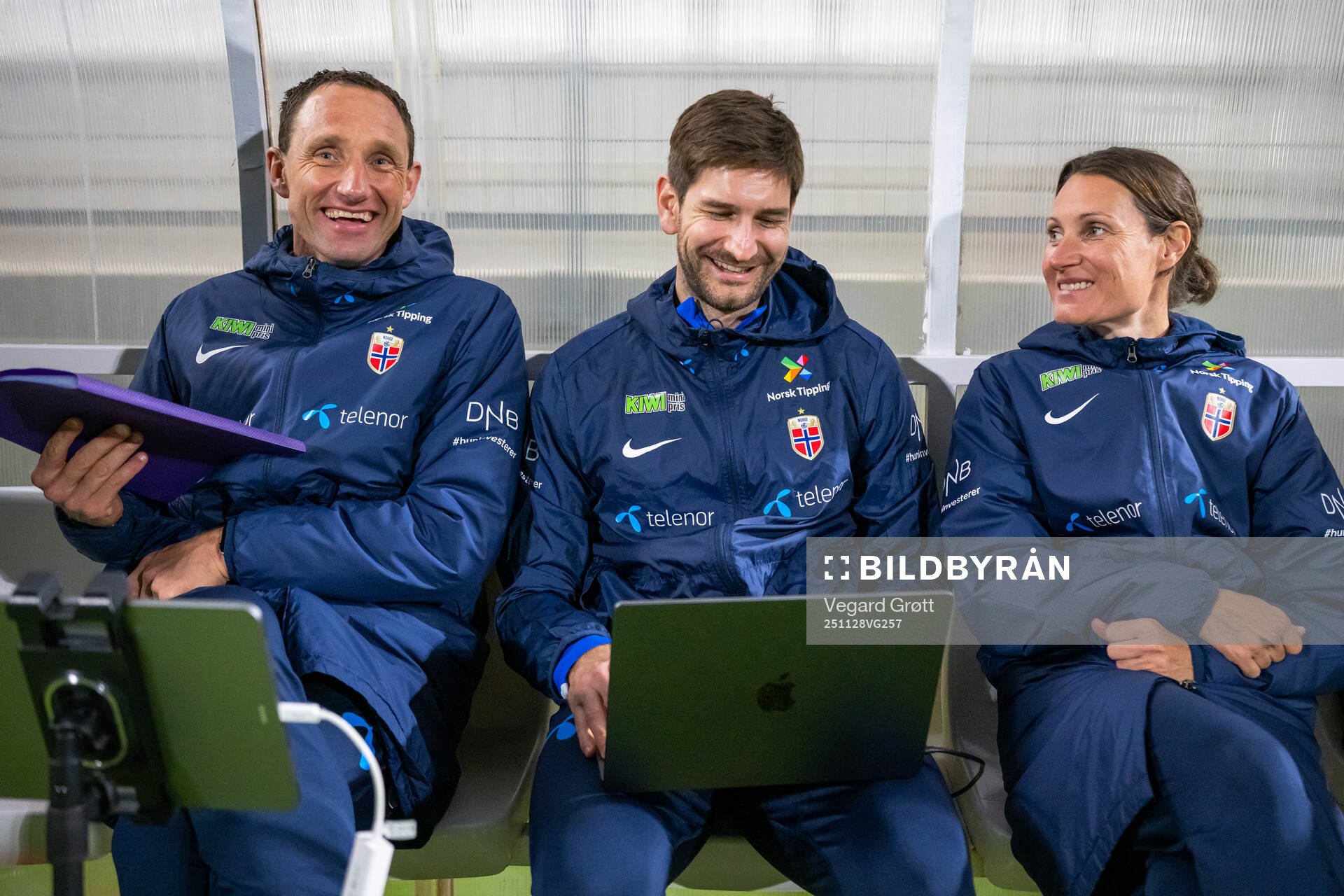 Assistant coach Terje Skjeldestad, analyst Simon Tengwall