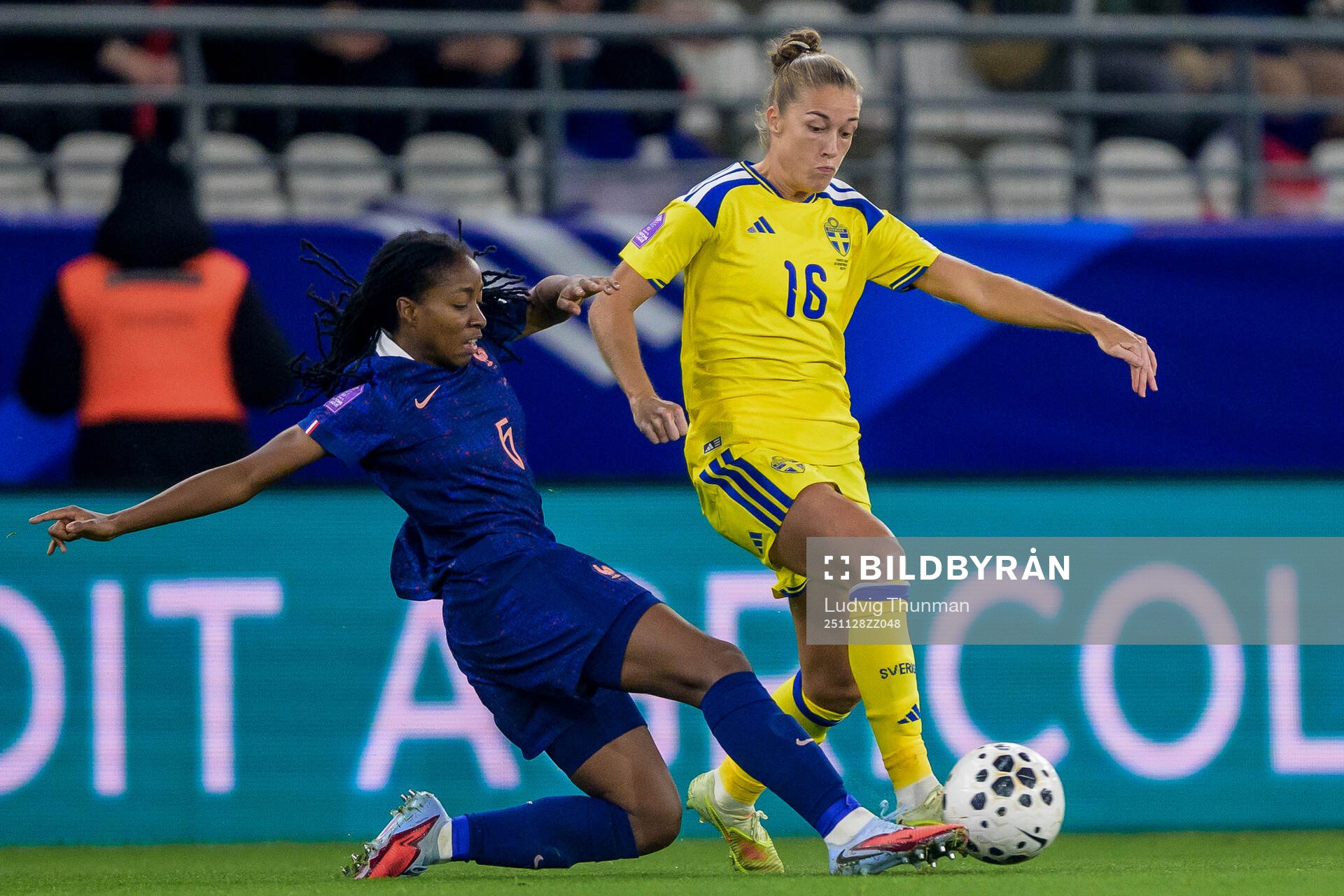 Melvine Malard of France and Filippa Angeldahl of Sweden