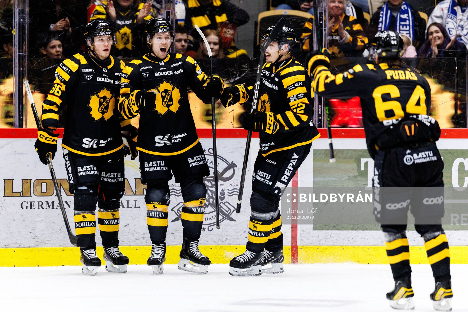 Skellefteås Mikkel Aagaard jublar