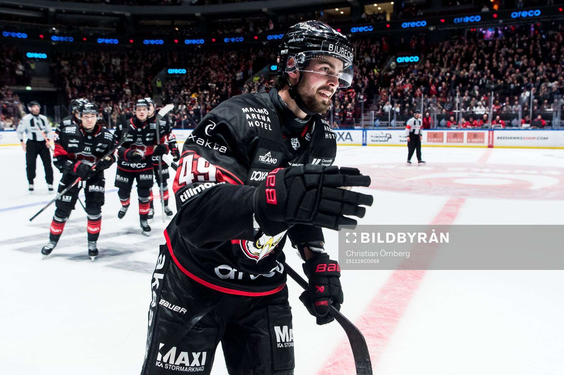 Malmö Redhawks Seth Barton jublar