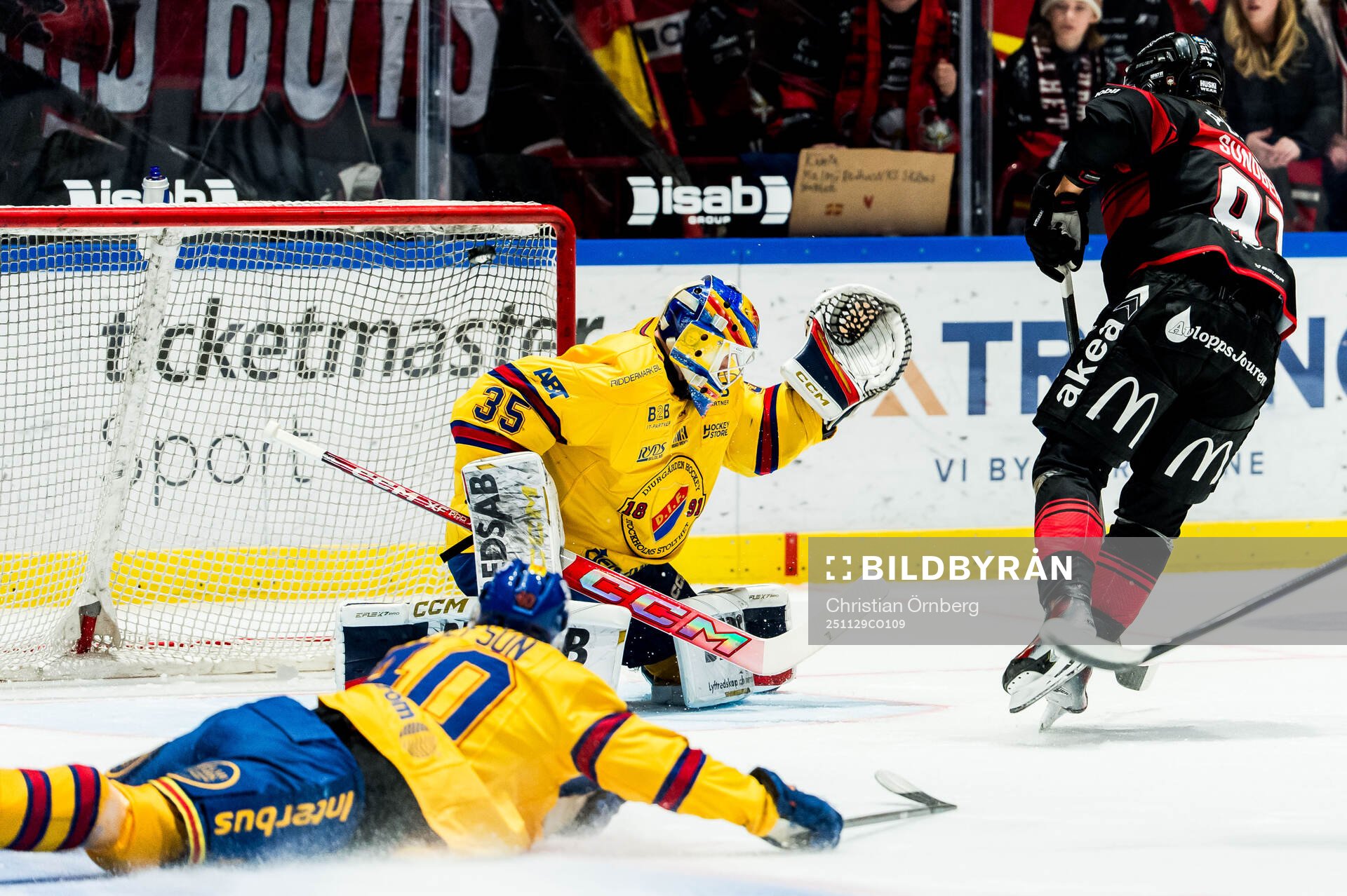 Malmö Redhawks Axel Sundberg sätter 1-0 på Djurgårdens