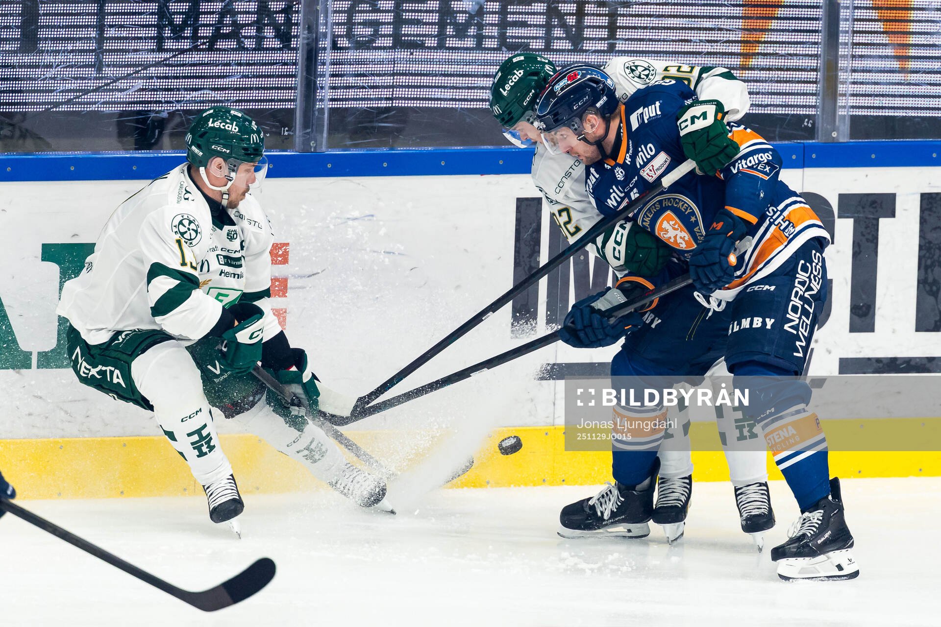 Färjestads Joel Kellman och Lucas Forsell och Växjös