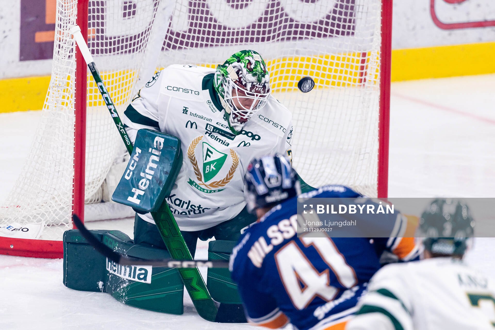 Färjestads målvakt Emil Larmi