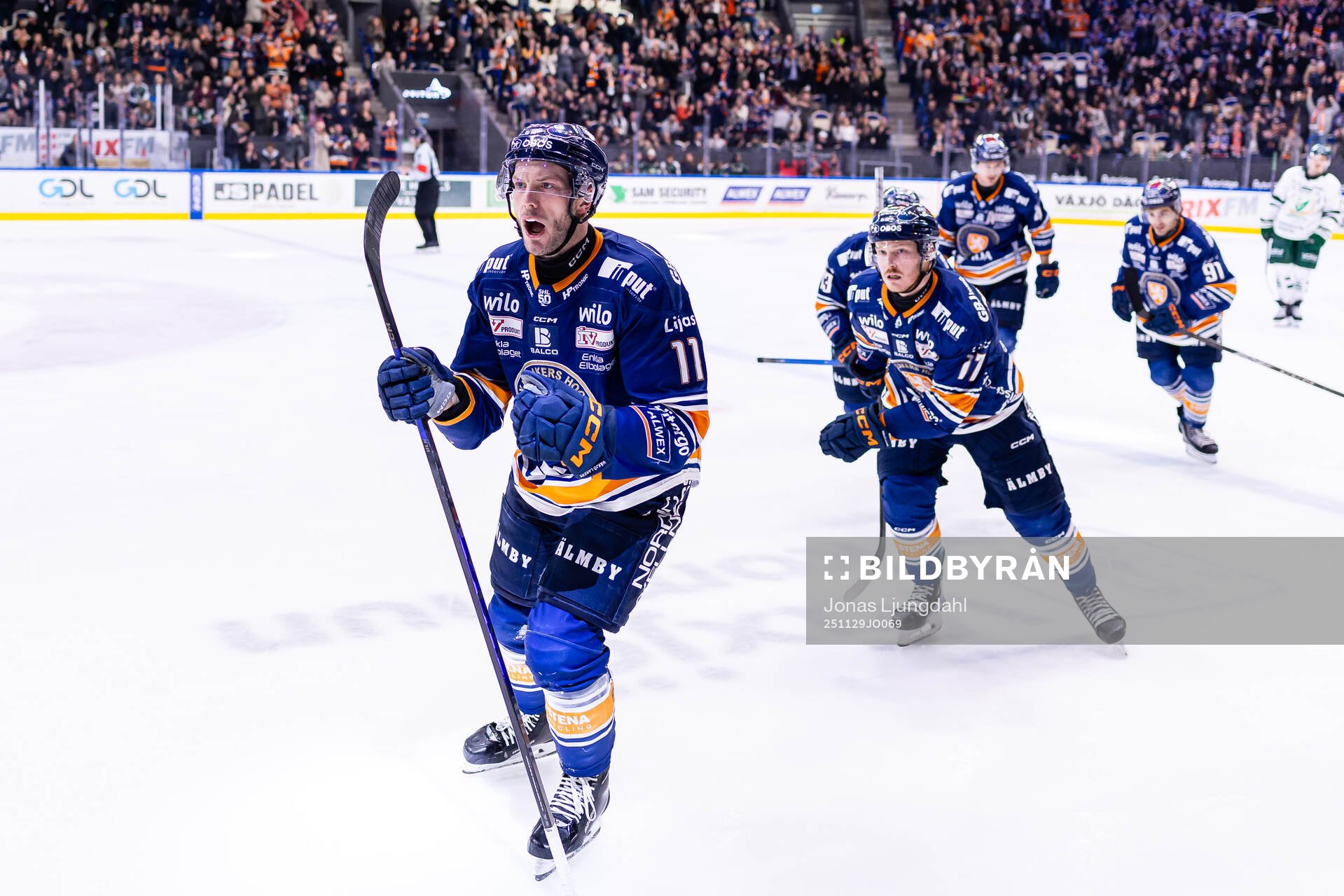 Växjös Brogan Rafferty jublar