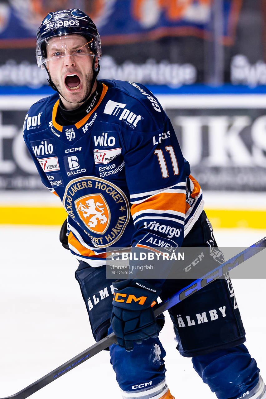 Växjös Brogan Rafferty jublar