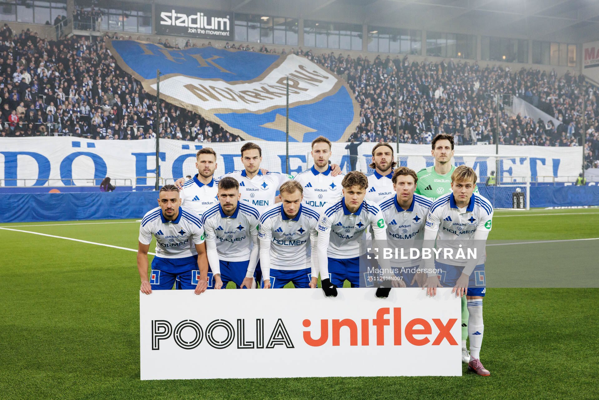 IFK Norrköpings spelare poserar före en lagbild