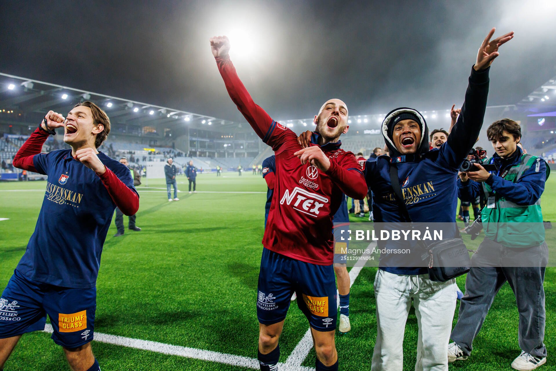 Örgrytes Noah Christoffersson och Amel Mujanic jublar