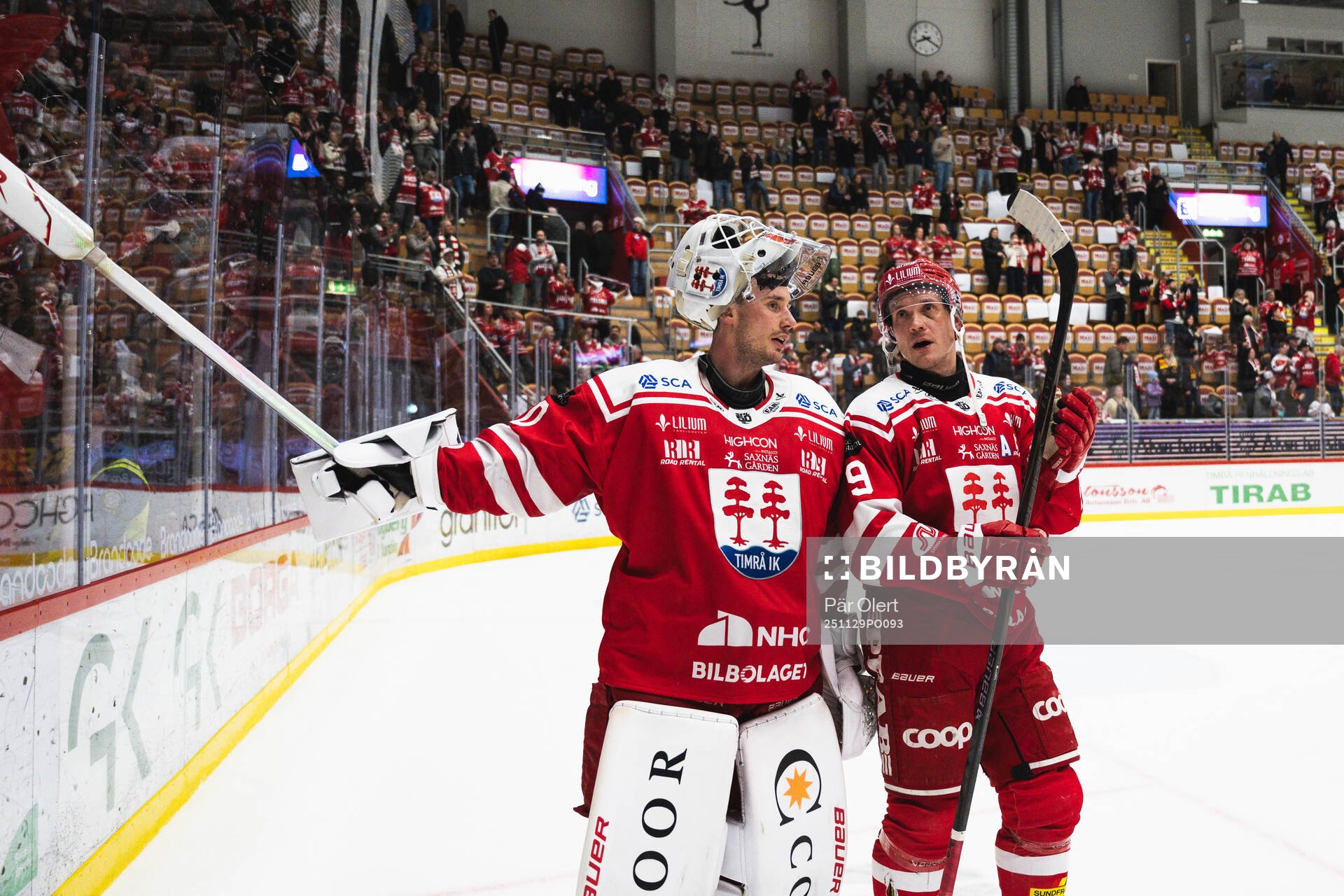 Timrås målvakt Jacob Johansson och Didrik Strömberg