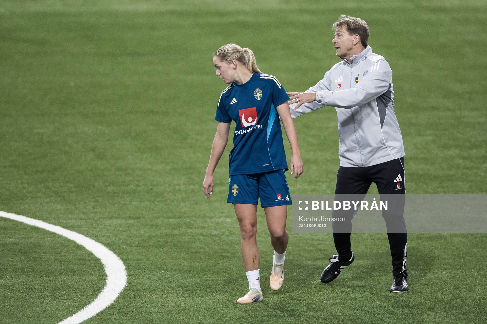 Hanna Lundkvist and Head coach Tony Gustavsson
