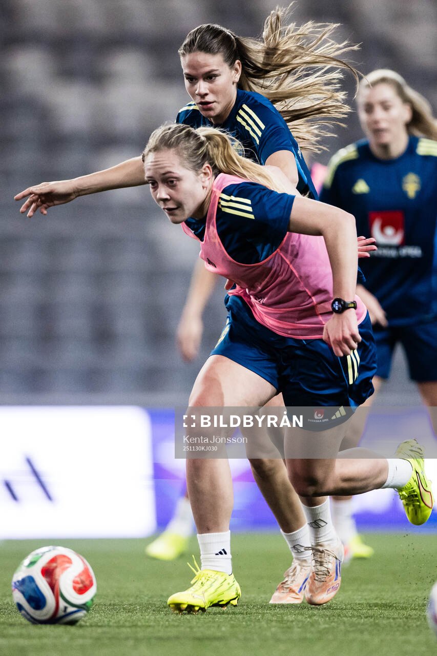 Alice Bergström and Bella Andersson
