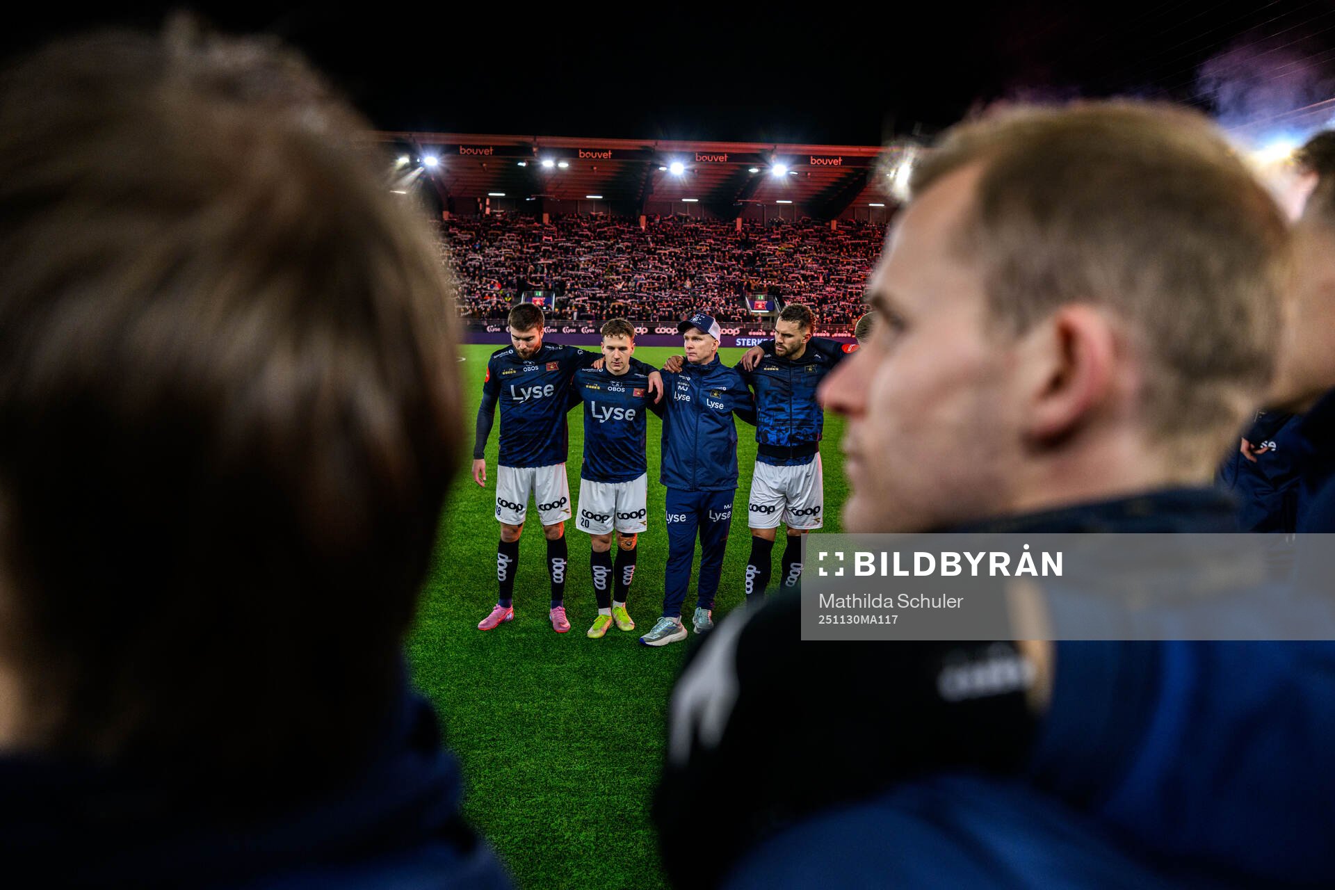 Peter Christiansen, head coach Morten Jensen and players of