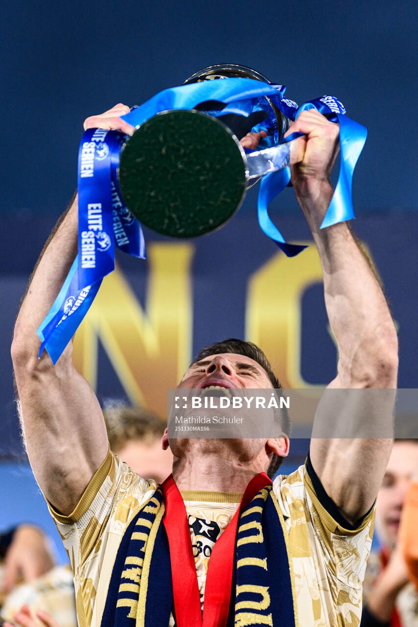 Player of Viking celebrates