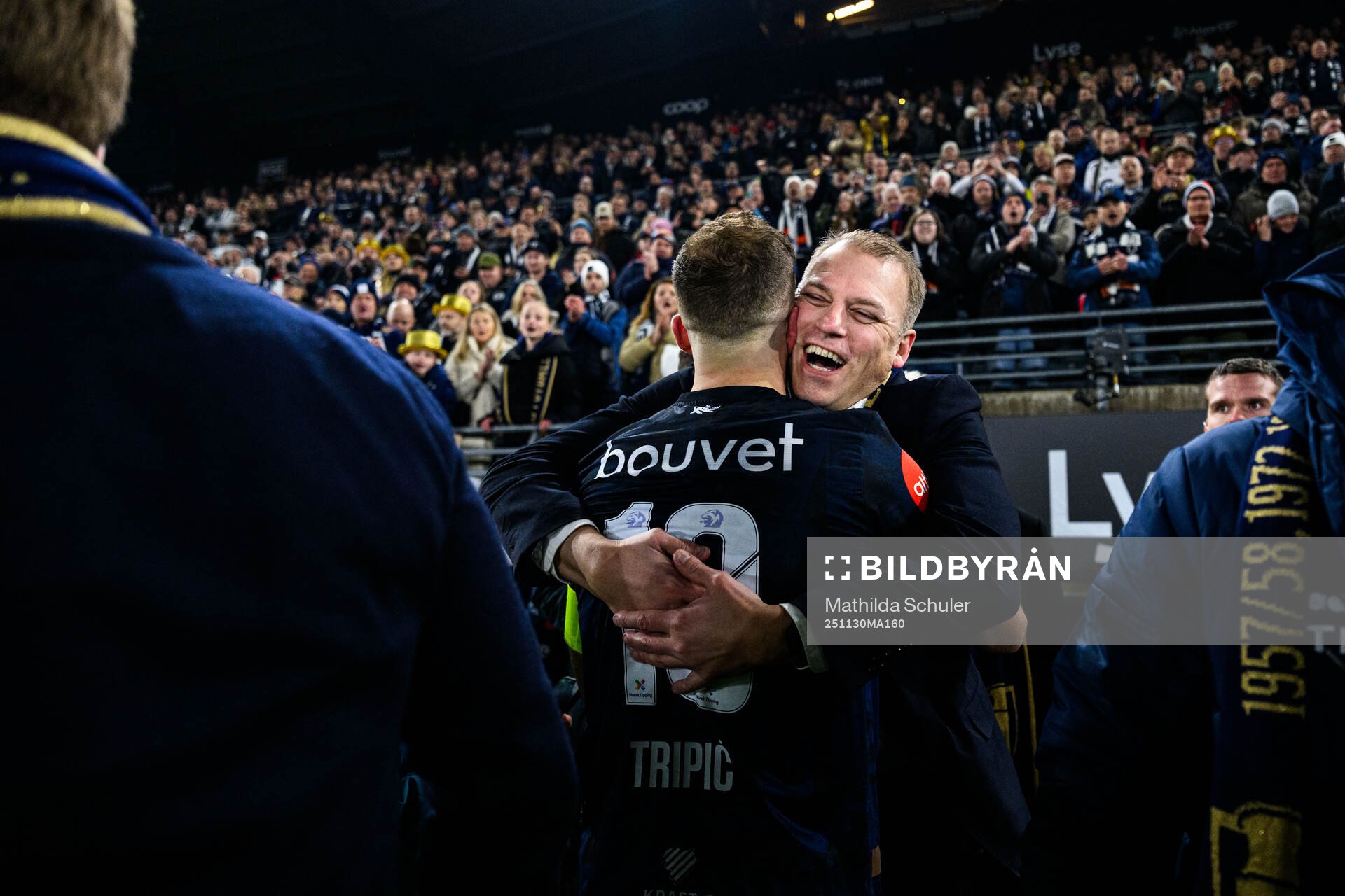 Odd Egil Flokketveit of Viking celebrates together with